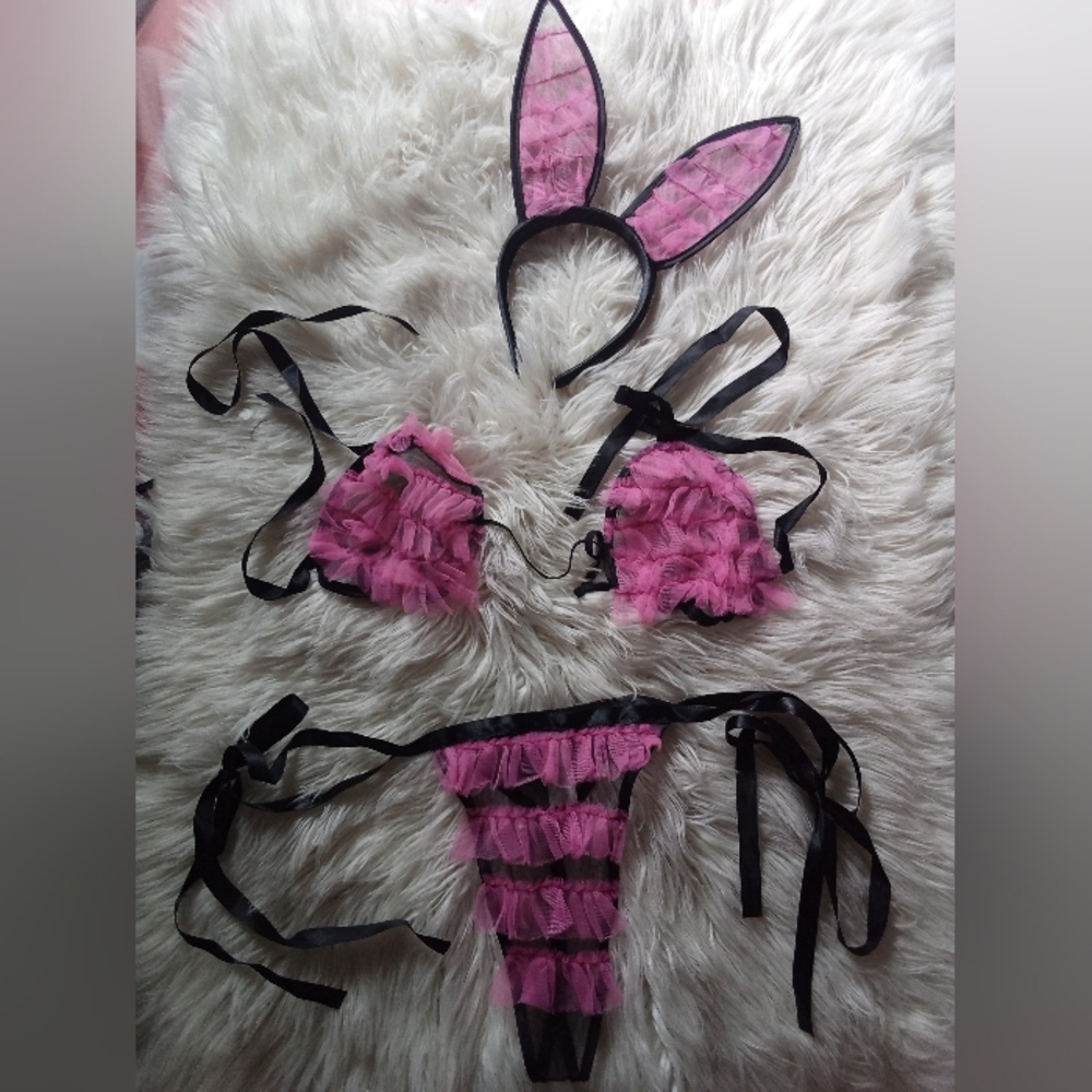 Chic Pink Bunny Ruffled Bra Set - Picture 2 of 6